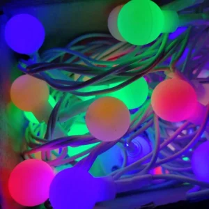 Serie Navidea LED Colores Bola Blanca 5.5mts